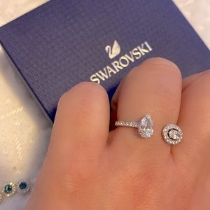 Swarovski attract ring size 8
